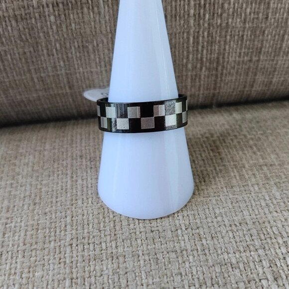 Fashion Ring Finger Band Checker Black/Silver Tone Fashion Jewelry Size 10 NWT - Picture 8 of 10